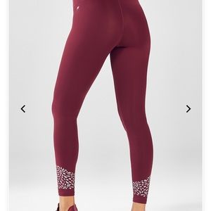 Fabletics Mid-Rise Reflective Powerlite 7/8 Leggings. Size Medium. EUC